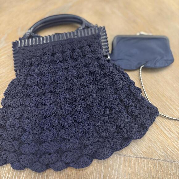 Crocheted Vintage Purse Handbag With Coin Purse (detached) 1940s Plastic Handles - Picture 7 of 7